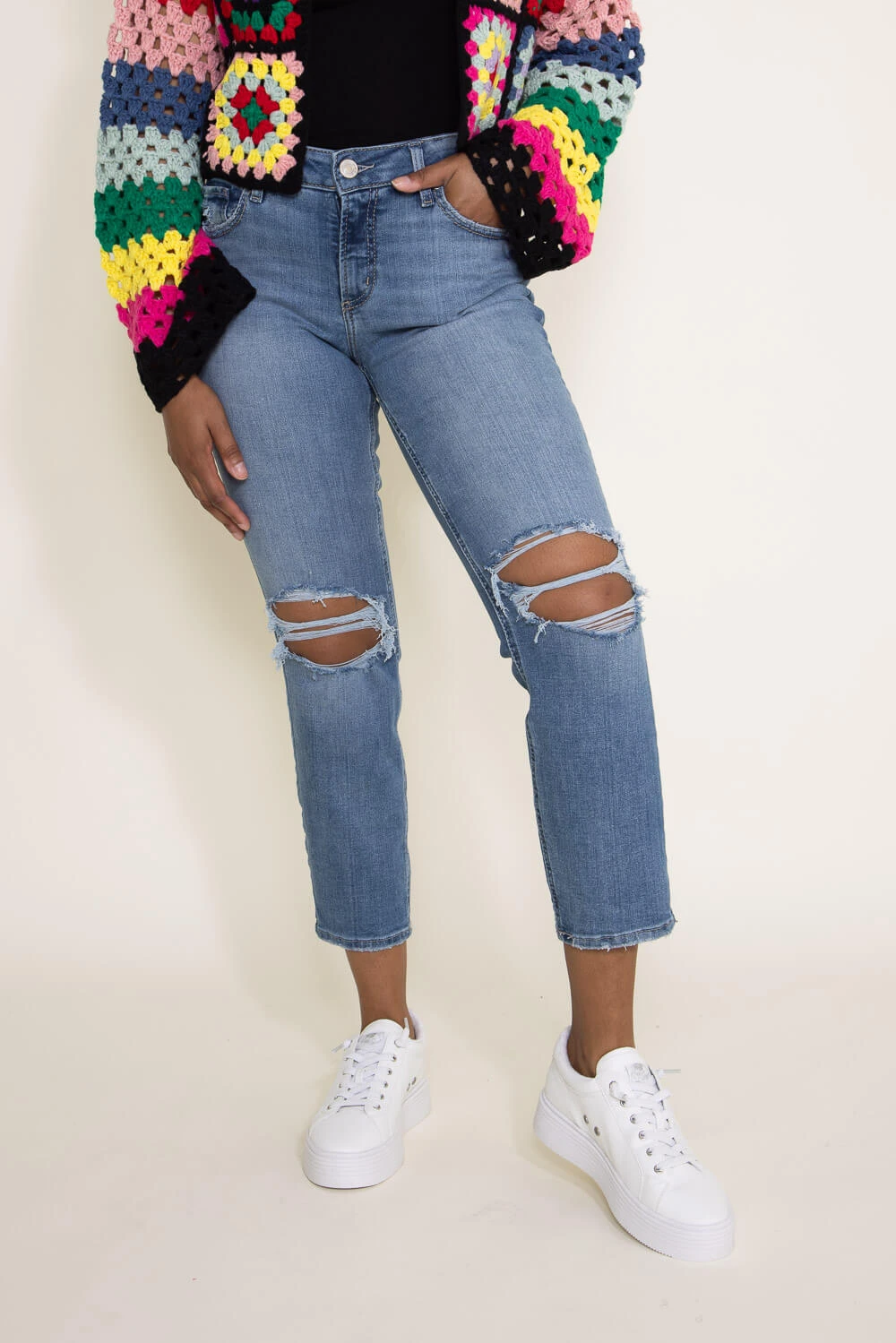 Silver Jeans Suki Straight Leg Crop Jeans For Women | L43980EAE245 4 Silver Jeans Suki Straight Leg Crop Jeans For Women | L43980EAE245 - Image 2