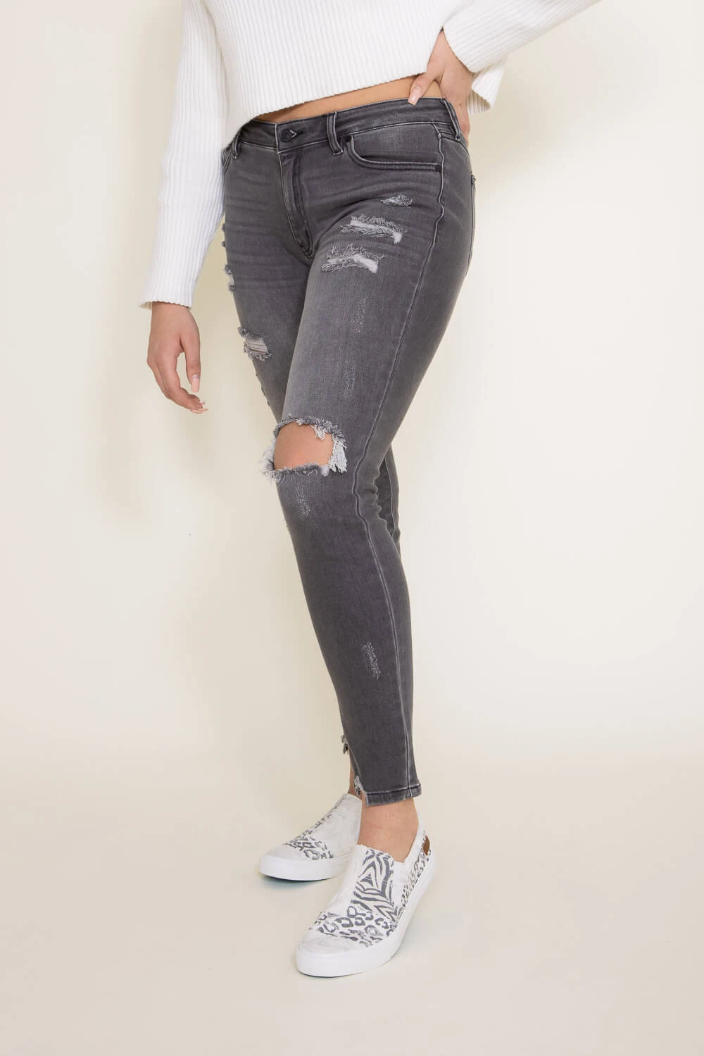 KanCan Mid Rise Distressed Super Skinny Jeans For Women In Light Grey | KC5055LG 6 KanCan Mid Rise Distressed Super Skinny Jeans For Women In Light Grey | KC5055LG - Image 4