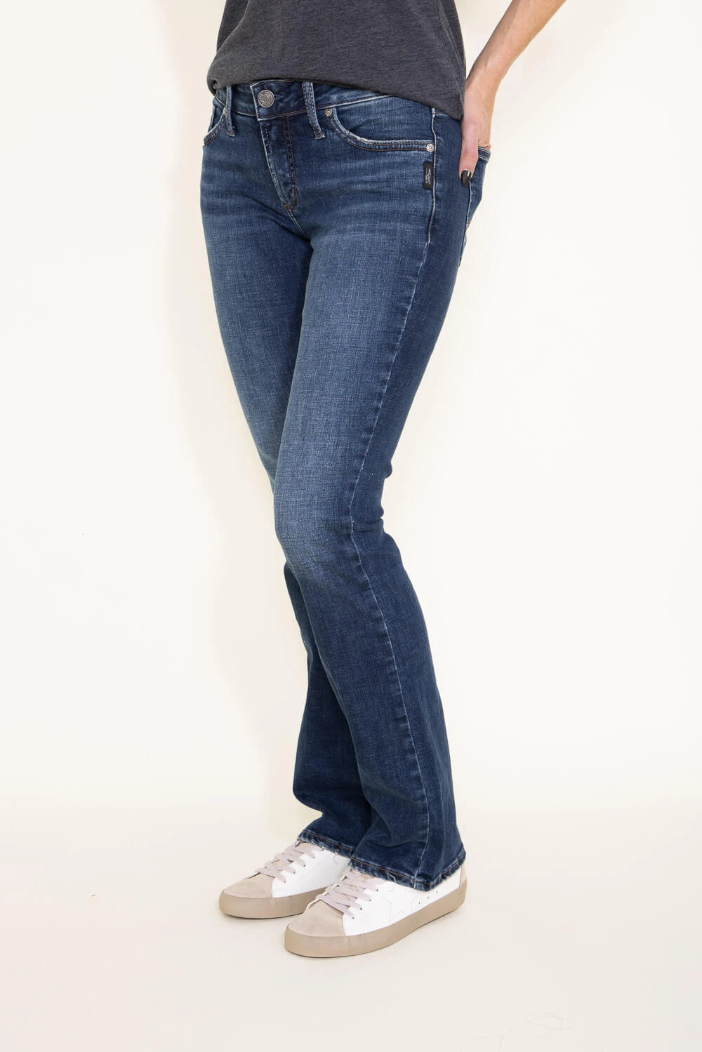 Silver Jeans 31” Suki Mid Rise Slim Bootcut Jeans For Women | L93616SDK424 5 Silver Jeans 31” Suki Mid Rise Slim Bootcut Jeans For Women | L93616SDK424 - Image 3