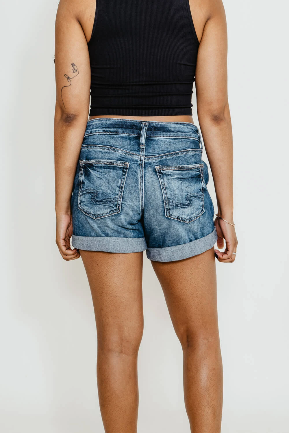 Silver Jeans Dark Wash Boyfriend Denim Shorts For Women | L53608EPX333 4 Silver Jeans Dark Wash Boyfriend Denim Shorts For Women | L53608EPX333 - Image 2