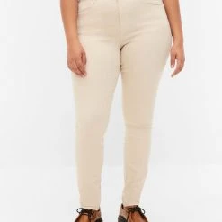 Zizzi High Waisted Amy Jeans With Super Slim Fit Oatmeal -straight jeans shop CA58010A 9992 ModelDetail2