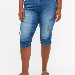 Zizzi Slim Fit Capri Jeans With Pockets Light Blue Denim -straight jeans shop J10111A 1025 ModelDetail2