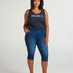 Zizzi Slim Fit Capri Jeans With Pockets Dark Blue Denim -straight jeans shop J10111A 1075 ModelFullBody