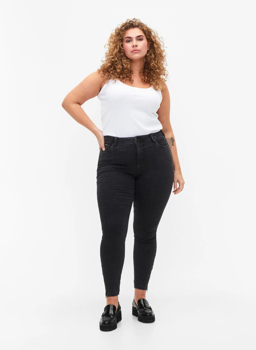 Zizzi Cropped Amy Jeans With A Zip Grey Denim 6 Zizzi Cropped Amy Jeans With A Zip Grey Denim - Image 4