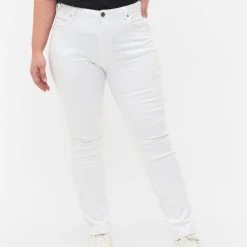 Zizzi Slim Fit Emily Jeans With Normal Waist White -straight jeans shop J10305A 0104 ModelDetail2