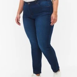 Zizzi Slim Fit Emily Jeans With Normal Waist Blue Denim -straight jeans shop J10305A 1055 ModelDetail2 1