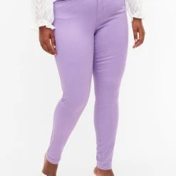 Zizzi High Waisted Amy Jeans With Super Slim Fit Chalk Violet -straight jeans shop J10305D 9991 ModelDetail2
