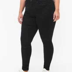 Zizzi Super Slim Amy Jeans With High Waist Black -straight jeans shop J10305L 0202 ModelDetail2