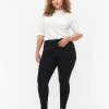 Zizzi Super Slim Amy Jeans With High Waist Black -straight jeans shop J10305L 0202 ModelFront