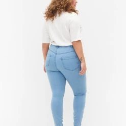 Alternative view of Zizzi Super Slim Amy Jeans With High Waist Ex Lt Blue