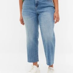 Zizzi 7/8 Jeans With Raw Hems And High Waist Light Blue Denim -straight jeans shop J10424A 1025 ModelDetail2