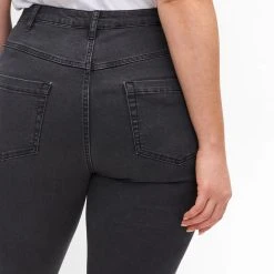 Zizzi High-waisted Super Slim Amy Jeans Grey Denim -straight jeans shop J10568A 1011 ModelDetail1