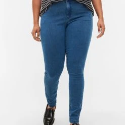 Zizzi High-waisted Super Slim Amy Jeans Mid Blue -straight jeans shop J10568A 9991 ModelDetail2