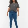 Zizzi High-waisted Super Slim Amy Jeans Mid Blue -straight jeans shop J10568A 9991 ModelFront 1
