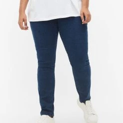 Zizzi Extra Slim Sanna Jeans With Regular Waist Dark Blue -straight jeans shop J10568C 1077 ModelDetail2