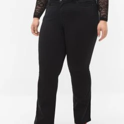 Zizzi High-waisted Ellen Bootcut Jeans Black -straight jeans shop J10664C 0201 ModelDetail2 1