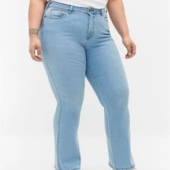 Zizzi High-waisted Ellen Bootcut Jeans Ex Lgt Blue -straight jeans shop J10664C 9993 ModelDetail2