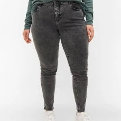 Zizzi Super Slim Amy Jeans With High Waist Grey Denim -straight jeans shop J10821A 1011 ModelDetail2 1
