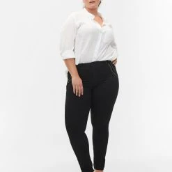 Zizzi Super Slim Amy Jeans With Stud Detail Black