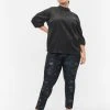 Zizzi Patterned Emily Jeans With Rivets Black AOP -straight jeans shop J10921A 9990 ModelFront