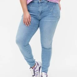 Zizzi High Waisted Amy Jeans With Super Slim Fit Light Blue -straight jeans shop J10949A 1030 ModelDetail2