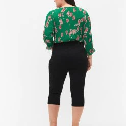 Alternative view of Zizzi High Waisted Amy Capri Jeans With Super Slim Fit Black