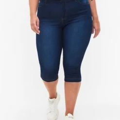 Zizzi High Waisted Amy Capri Jeans With Super Slim Fit Blue Denim -straight jeans shop O10305H 1050 ModelDetail2 1